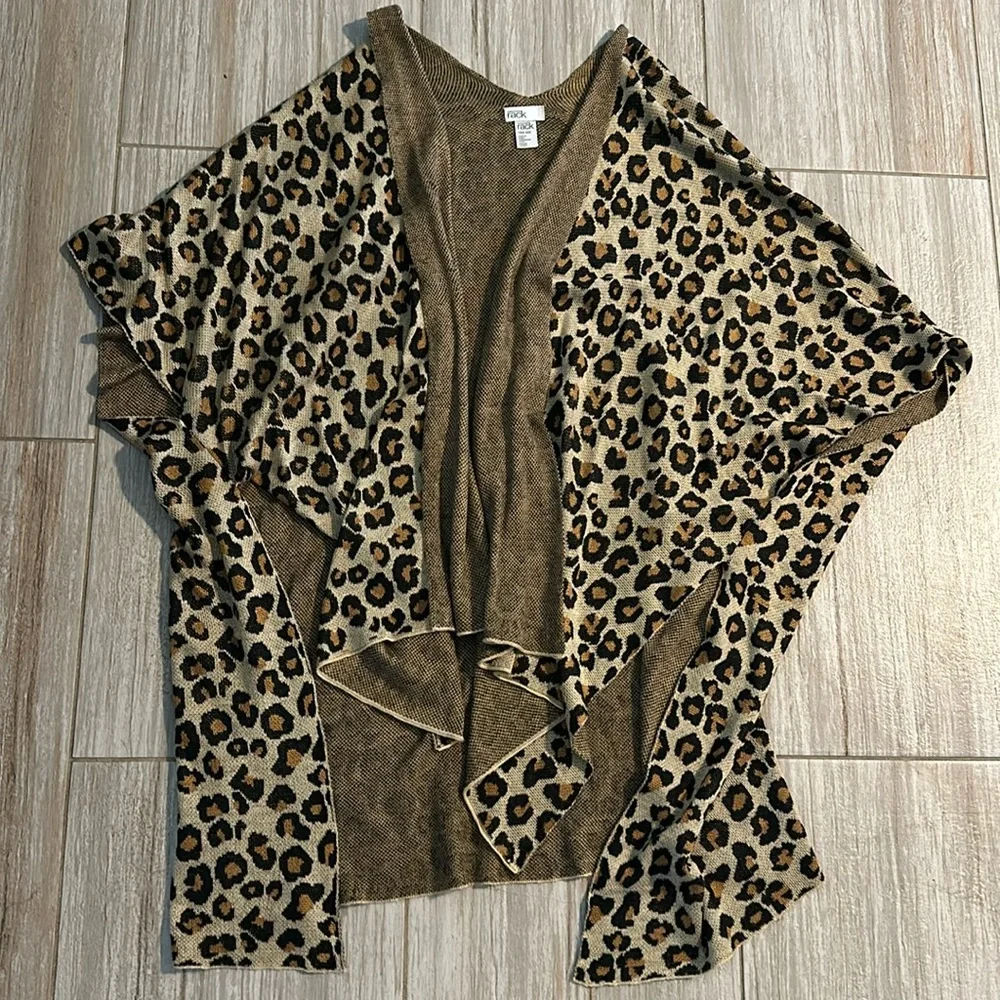 Leopard-print wrap Nordstrom Rack. - Picture 1 of 1